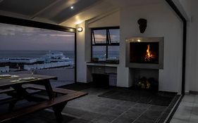 Pearl Haven, Coastal Comfort Just Steps From The Shore!